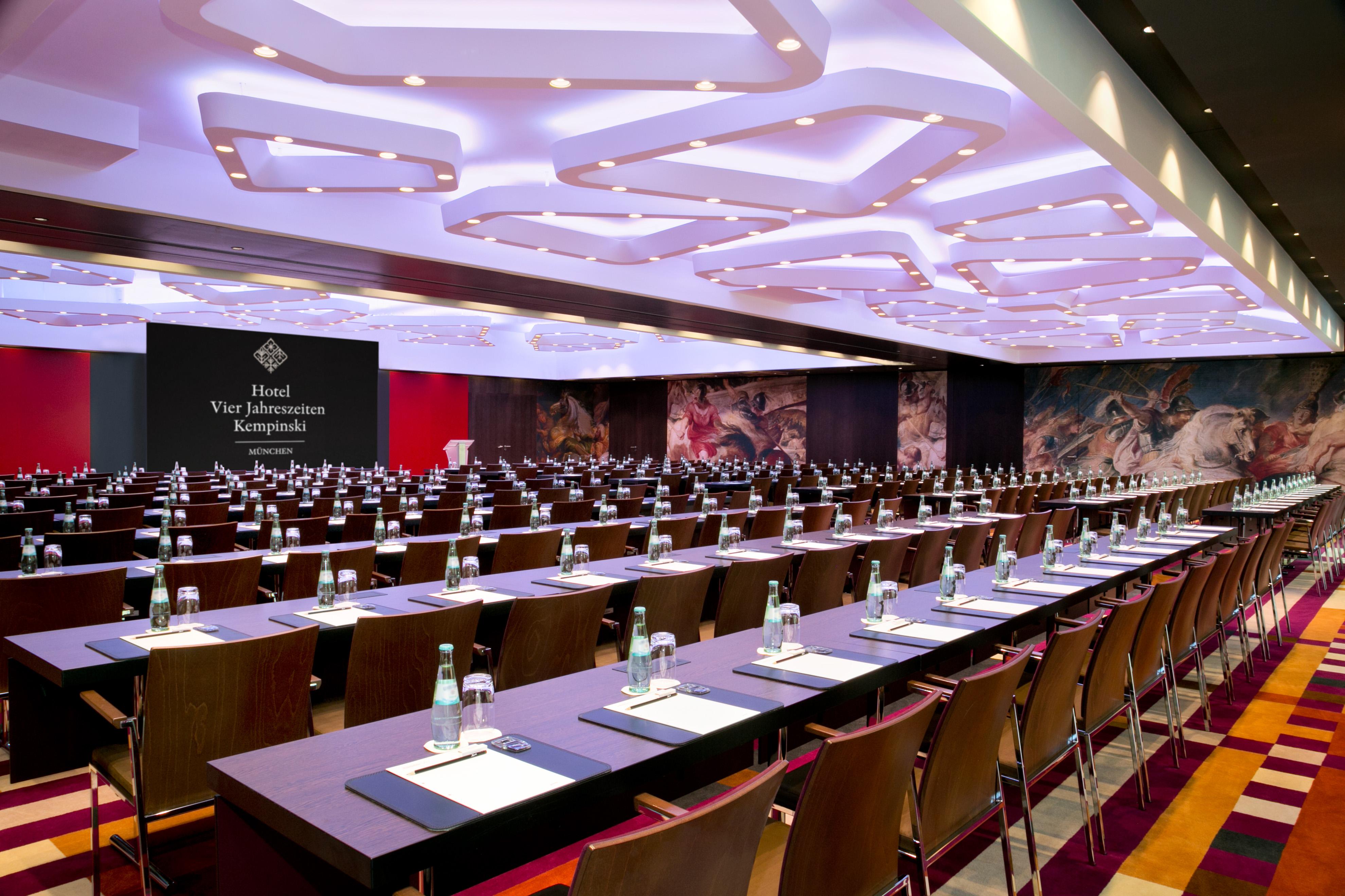 Vier Jahreszeiten Kempinski Muenchen Bagian luar foto The International Conference Centre