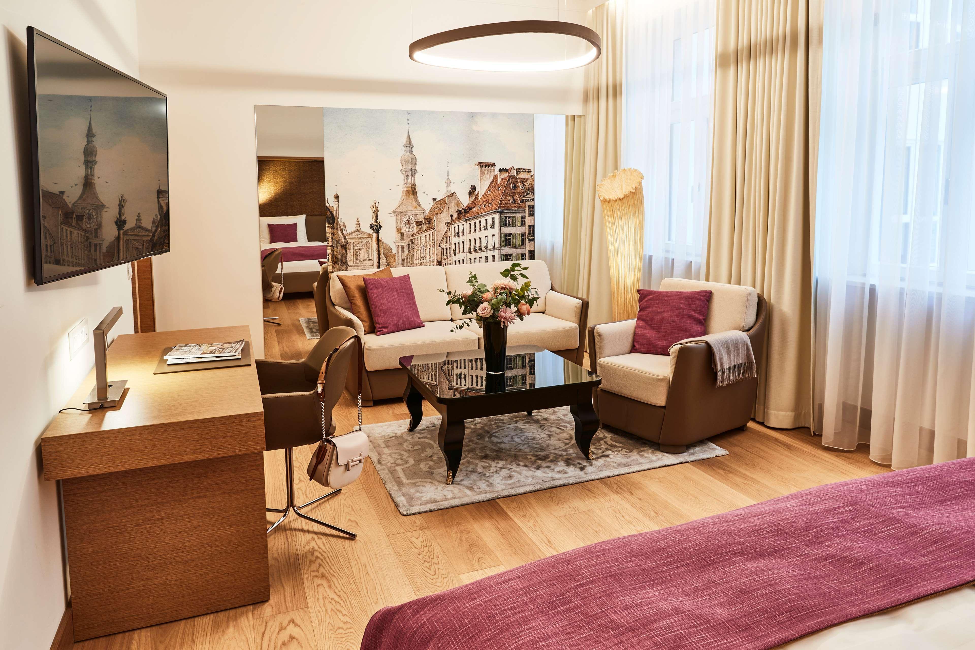 Vier Jahreszeiten Kempinski Muenchen Bagian luar foto Suite