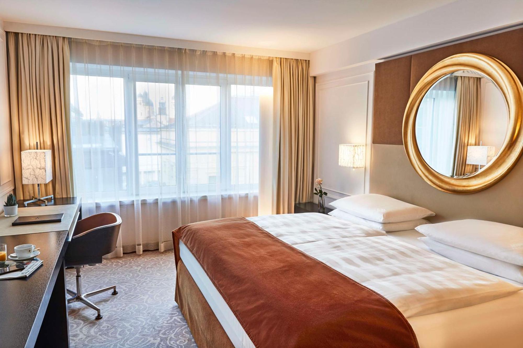 Vier Jahreszeiten Kempinski Muenchen Bagian luar foto