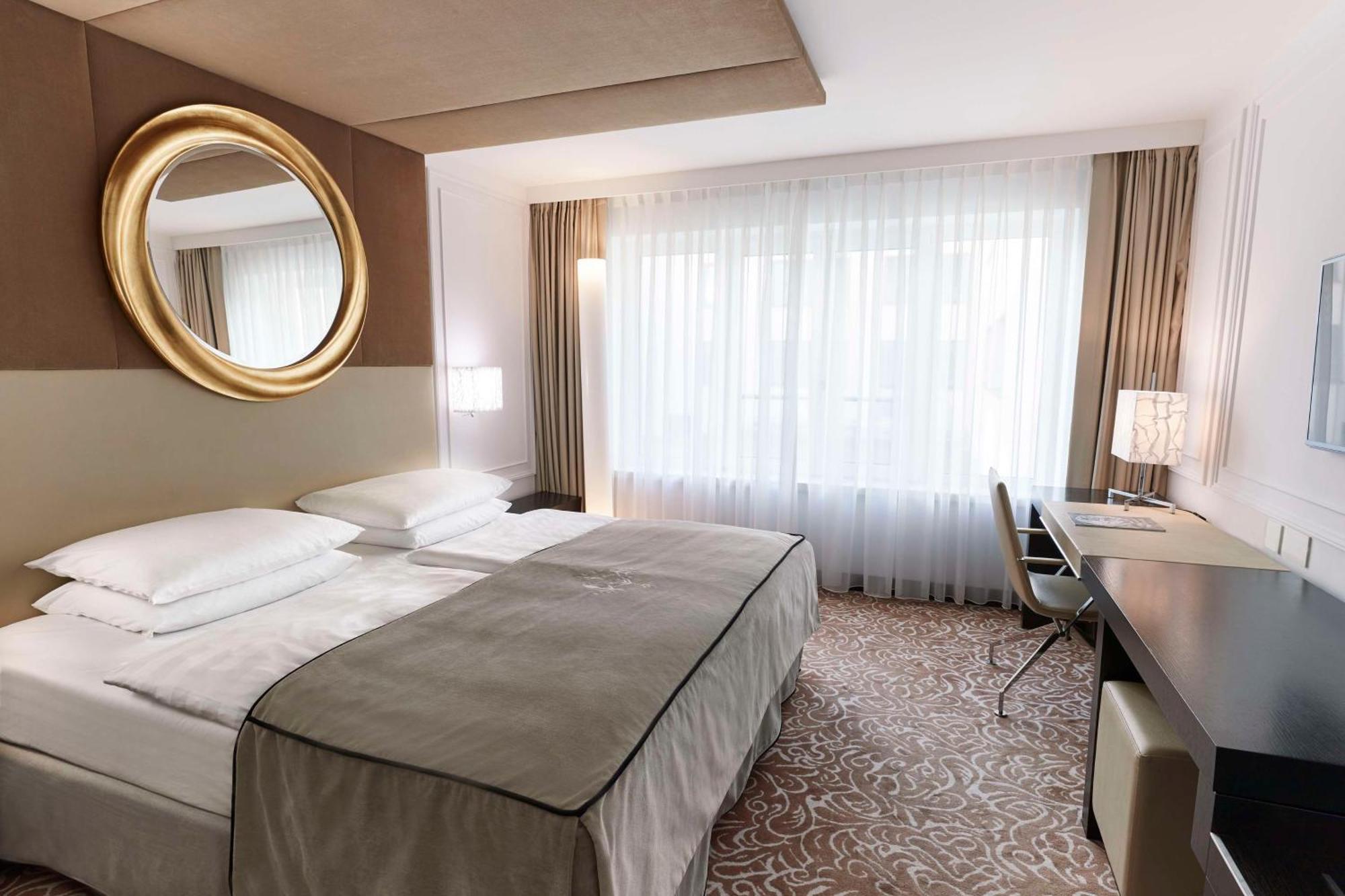 Vier Jahreszeiten Kempinski Muenchen Bagian luar foto