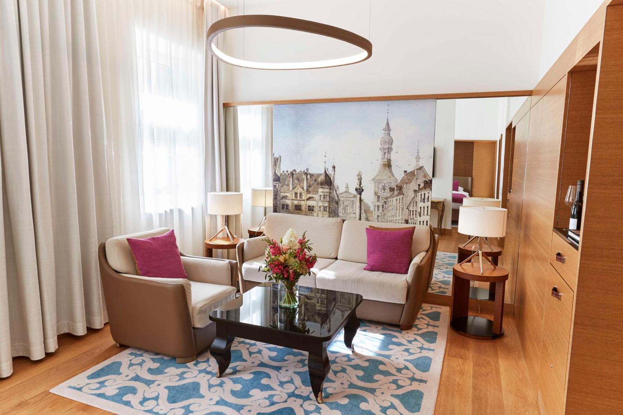 Vier Jahreszeiten Kempinski Muenchen Bagian luar foto