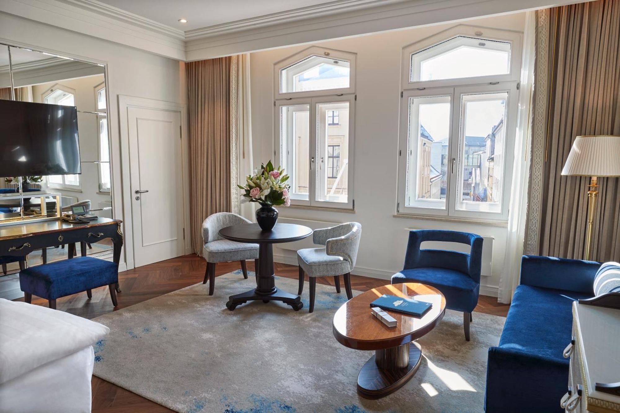 Vier Jahreszeiten Kempinski Muenchen Bagian luar foto